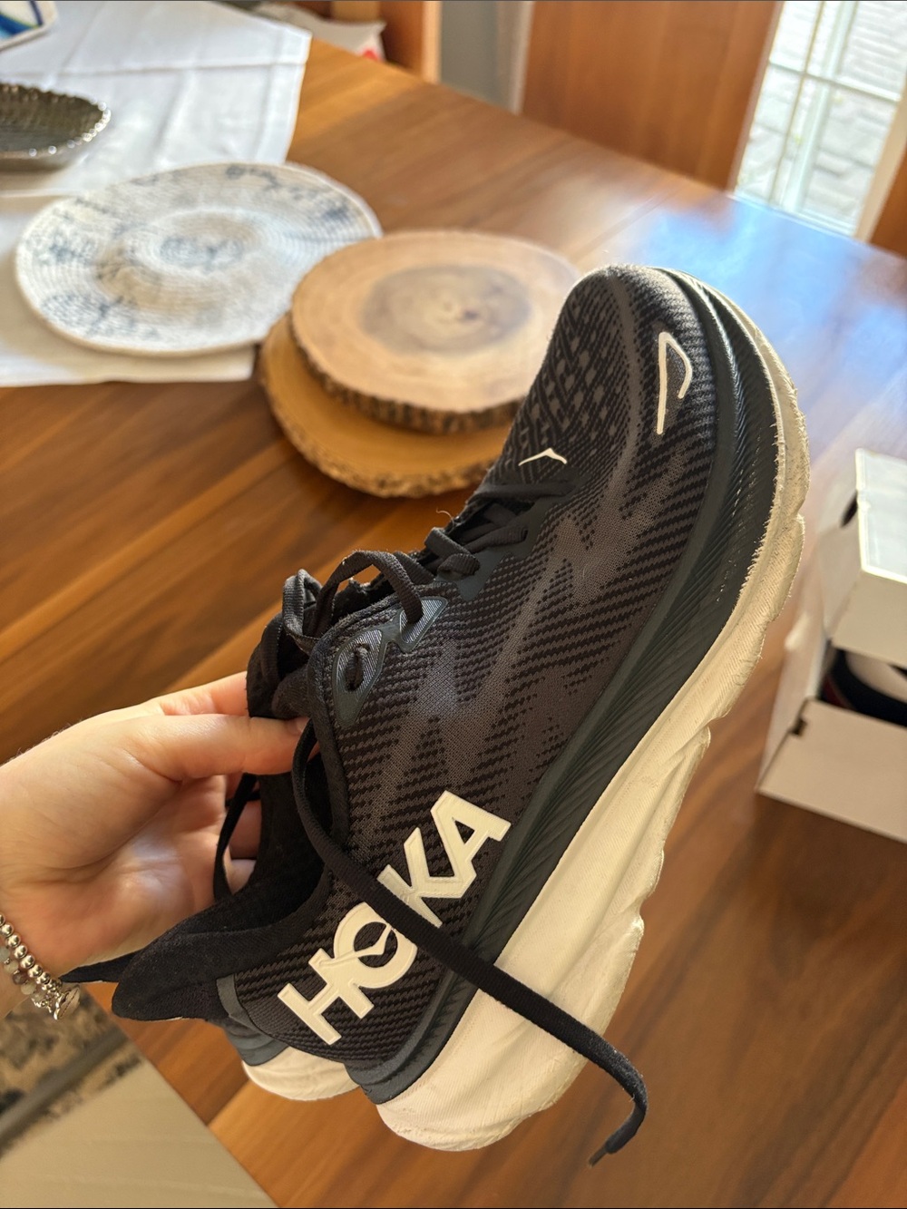 Hoka Black Clifton 9